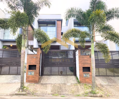 Amplo sobrado geminado no bairro Glória em Joinville!