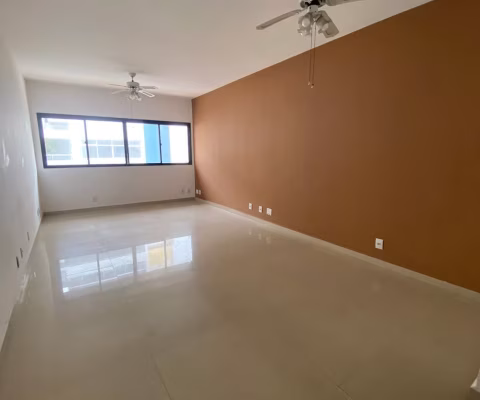 Aparatamento com 3 dormitórios 1 suite e vaga demarcada valor R$890.000,00