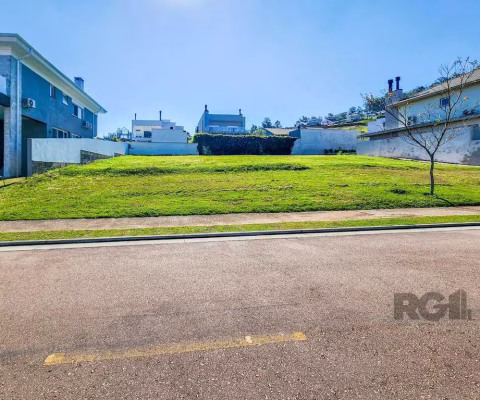 Lote com projeto aprovado tanto na prefeitura quanto no Alphaville - Pequeno aclive, em frente ao lago do clube, vista permanente&lt;BR&gt;Projeto Aprovado no Alphaville&lt;BR&gt; &lt;BR&gt;Se você es