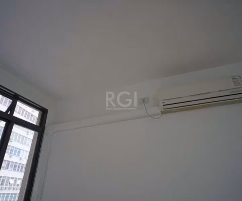 Sala comercial andar inteiro, 4º andar, no centro de porto alegre, pra mil e uma utilidade, preço d ocasião.