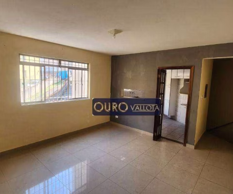 Apartamento com 53m² nos fundos