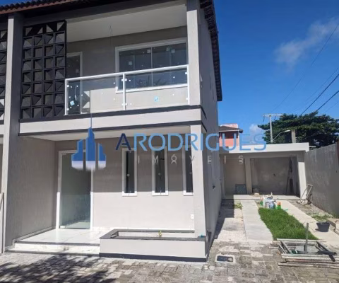 Casa em Condomínio de Luxo em Ipitanga, Lauro de Freitas-BA: 3 Quartos, 3 Suítes, 2 Vagas - 130m²