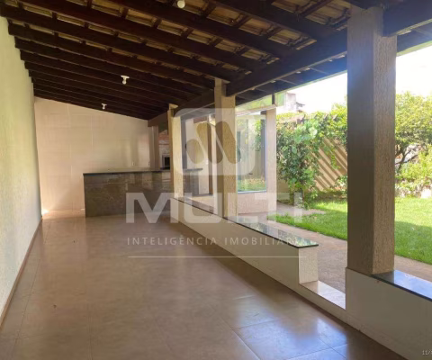 Casa com 3 quartos à venda no Santa Mônica, Uberlândia 