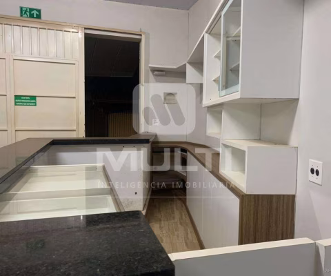 Casa comercial para alugar em Saraiva, Uberlândia 