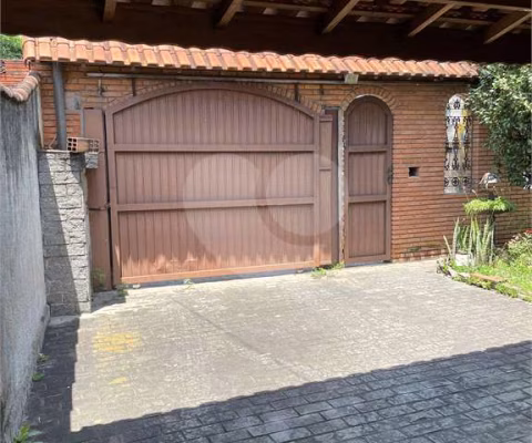 Sobrado com 4 quartos à venda em Jardim Iporanga - SP