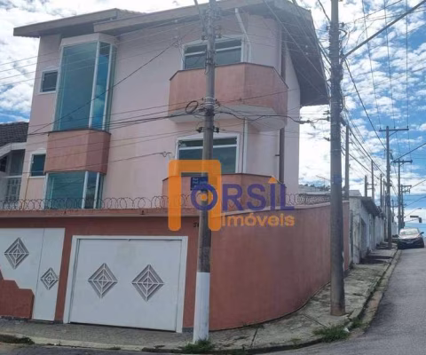 Sobrado para alugar em Centro de 185.00m² com 3 Quartos, 1 Suite e 4 Garagens
