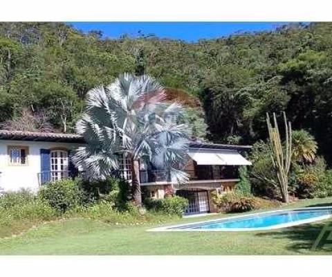 Casa para venda em Itaipava de 600.00m² com 5 Quartos e 5 Suites