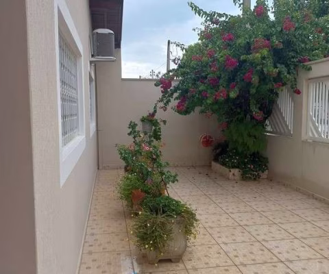 Casa para venda em Vila Queiroz de 193.00m² com 3 Quartos, 1 Suite e 2 Garagens