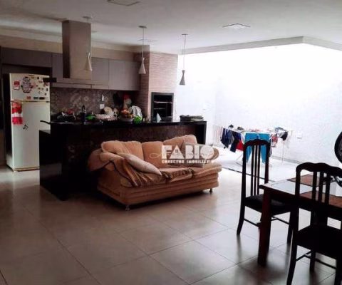 Casa de Condomínio para venda em Jardins De Athenas de 140.00m² com 3 Quartos, 1 Suite e 2 Garagens