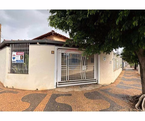 Casa para venda em Jardim Pântano de 296.12m² com 5 Quartos, 1 Suite e 4 Garagens
