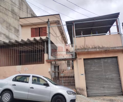 Sobrado para venda em Centro de 250.00m² com 2 Quartos e 3 Garagens