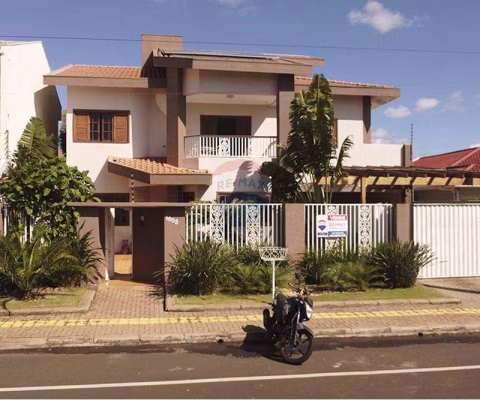 Sobrado para venda em Jardim Santa Rosa de 390.00m² com 4 Quartos, 3 Suites e 4 Garagens