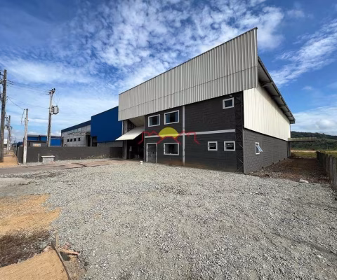 GALPÃO INDUSTRIAL/ COMERCIAL COM 562 m²