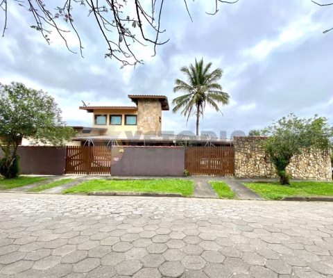 Sobrado com 4 Dormitórios e Piscina, Indaiá  Caraguatatuba SP