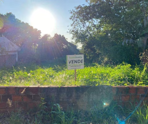 Bairro encostado do Centro, próximo da Prefeitura Municipal, Detran, Supermercados cidade Canção, Colégio Estadual Pedro V. Parigot de Souza