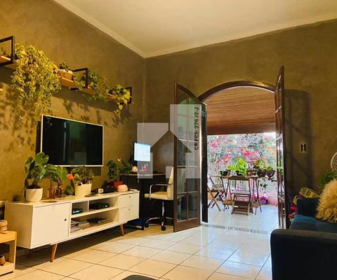 Casa / Sobrado à venda com 203 m² área útil, 03 dormitórios, varanda, área gourmet, Jundiaí Mirim.