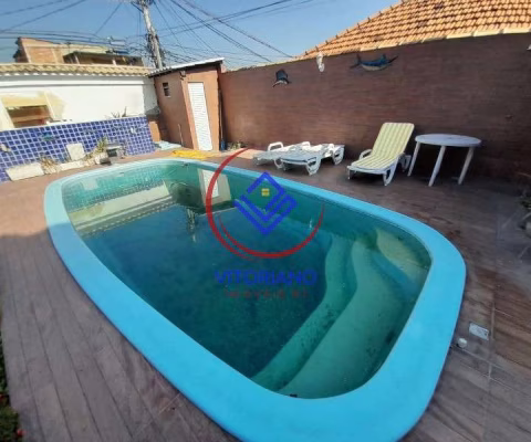 CASA TRIPLEX COM CINCO QUARTOS E DUAS PISCINA Á VENDA EM OSWALDO CRUZ!