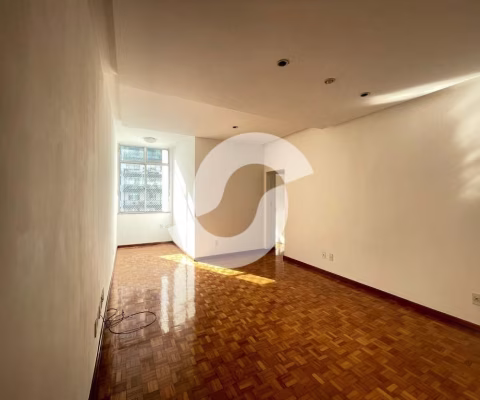 APARTAMENTO AMPLO DE 2 QUARTOS EM ICARAÍ COM VISTA MAR