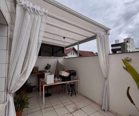 Apartamento de 02 quartos com área privativa e 02 vagas
