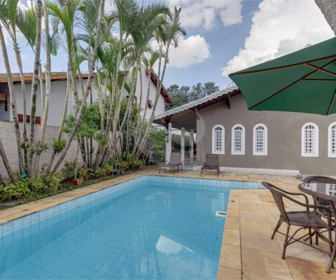 Casa térrea com 3 quartos à venda em Interlagos - SP
