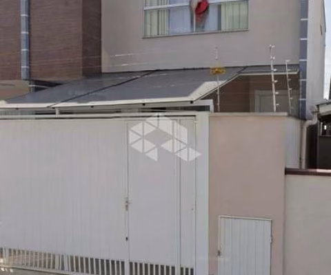 Sobrado 3 dormitórios e 2 vagas no bairro tabuleiro em Camboriú