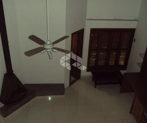 Casa de 4 Dormitórios, 2 Suítes, com Closet, Jardim e Piscina no Jardim Itu