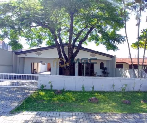 Casa Térrea em Guaratuba/PR 3 quartos, Edicula com Churrasqueira