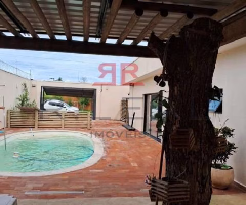 Casa com piscina no Vale do Igapó