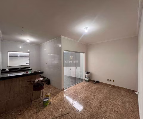 Casa à venda São Jorge com 2/4 e 01 suíte e vaga de garagem coberta p/ 2 carros