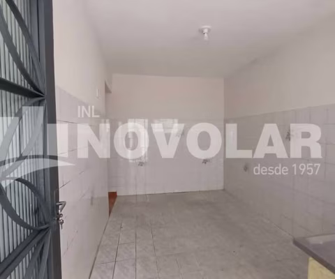 Casa Térrea no Bairro da Vila Sabrina  com 1 Dormitório
