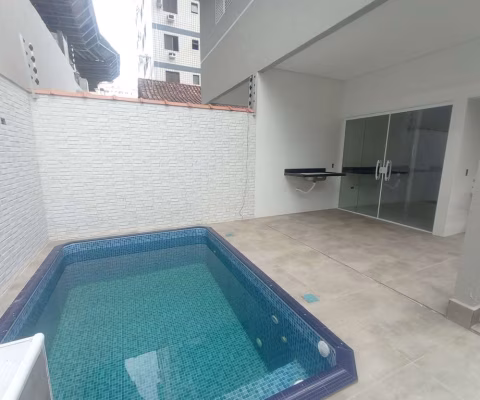 Imperdível oportunidade: Casa à venda em Praia Grande-SP, no bairro Mirim, com 3 quartos, 1 suíte e 3 banheiros!