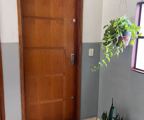Excelente apartamento no Osvaldo Rezende