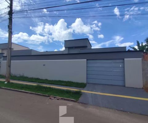 Casa com 3 quartos e piscina 