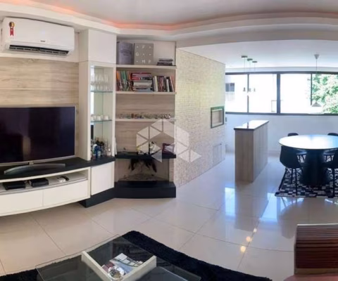 Apartamento de 2 dormitórios, 1 suíte e 2 vagas no bairro Jardim Floresta em Porto Alegre-RS!