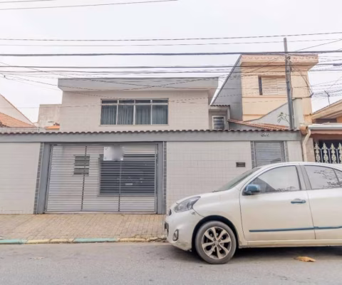 Casa tipo para venda com 3 quartos, sendo 1 suíte, 250m²