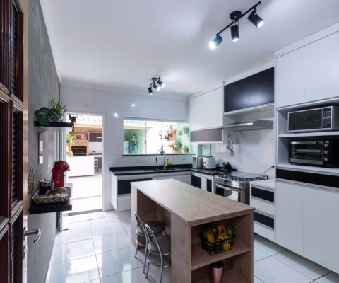 Casa tipo para venda com 3 quartos, sendo 1 suíte, 140m²