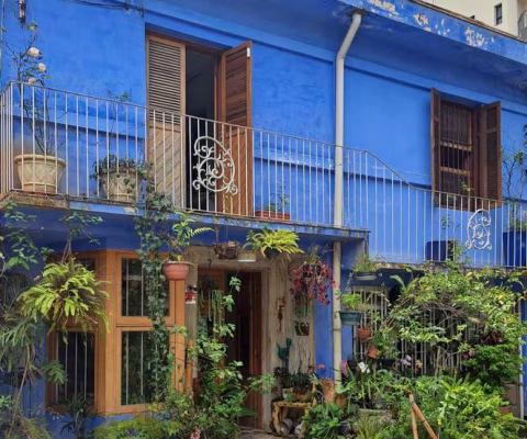 Casa de vila para venda com 4 quartos, sendo 1 suíte, 248m²