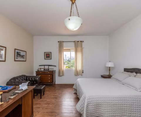 Casa tipo para venda com 3 quartos, 379m²
