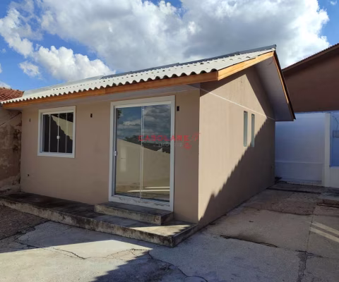 Casa com 2 quartos para alugar na PROF MARIA DO CARMO MARTINS, 32, São Braz, Curitiba