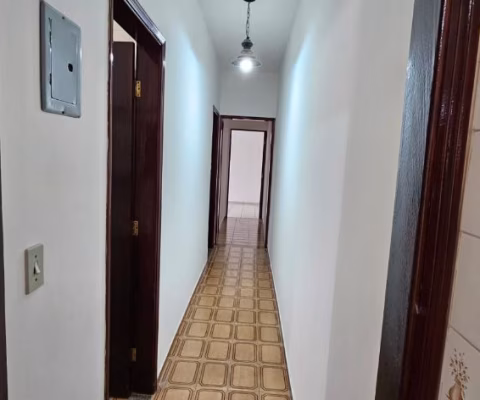 Excelente oportunidade, valor abaixo do mercado - casa com pintura nova, bem localizada na Zona Sul de SJC no Bairro Morumbi
