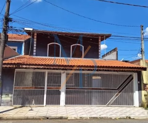 Linda casa com 5 quartos - Próximo a comércios e a 7 minutos do Shopping Vale Sul