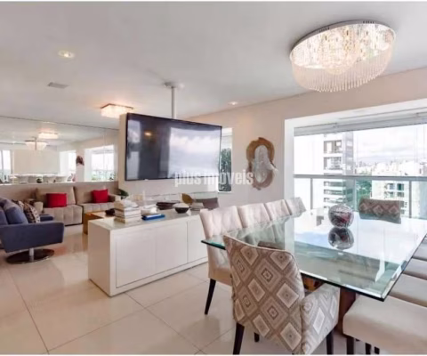 Cobertura Triplex em Moema - Conforto, Exclusividade e Vista Privilegiada