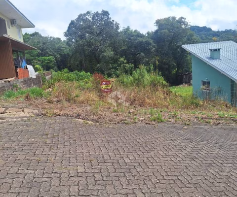 Terreno na serra gaúcha com 465 m2 em área residencial de constante valorização.