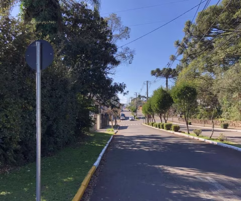 Amplo terreno de esquina no Logradouro.