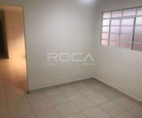 Casa térrea com 2 dormitórios no bairro Jd Irajá em Ribeirão Preto.
