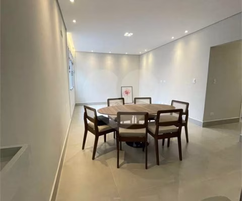 Apartamento com 3 quartos à venda em Gonzaga - SP