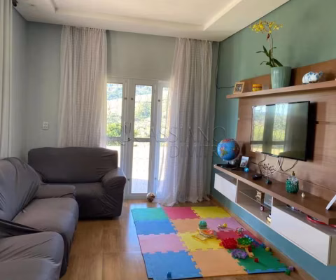 Chácara à venda de 270m² | 03 dormitórios, sendo todos suítes e 06 vagas de garagem | Chácara Bela Vista - Caçapava |