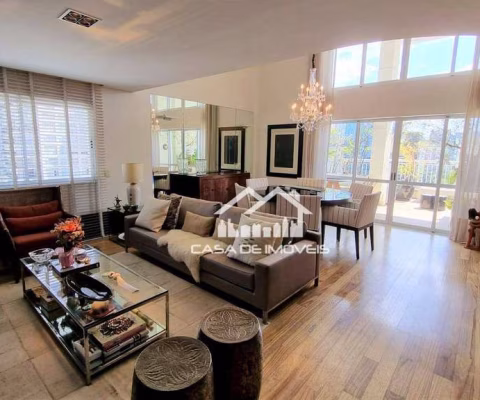 Vende apartamento duplex de alto padrão na Vila Olímpia divisa com a Vila Nova Conceição.