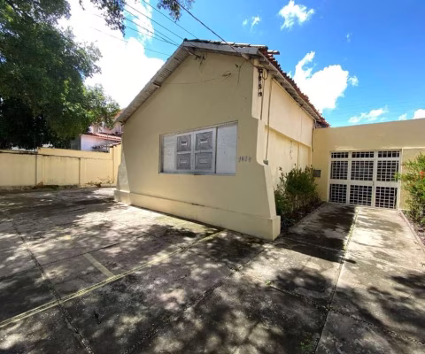 Casa com 7 dormitórios para alugar, 335 m² por R$ 7.000/mês - Centro - Teresina/PI