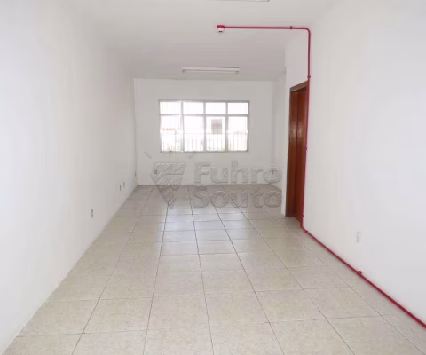 Comercial Sala Fora de Condomínio em Pelotas